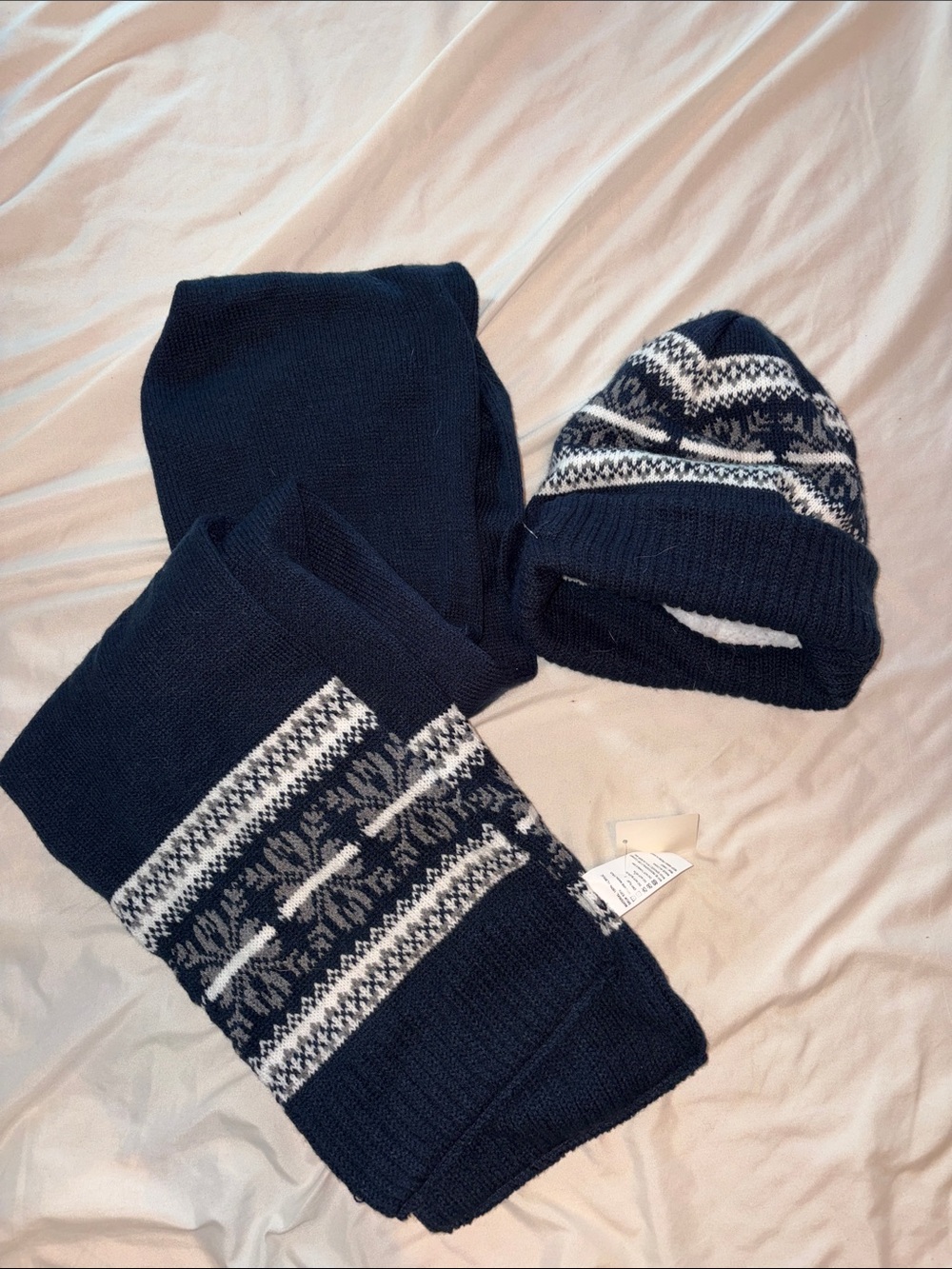 Source Unknown Navy and White Nordic Knit Scarf and Beanie Set